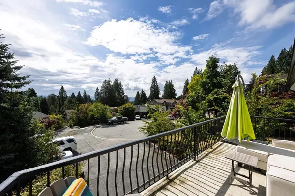 North Vancouver, BC V7K 2L1,4577 Meadowbank Close