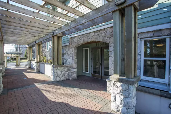 15555 16 AVE #311, Surrey, BC V4A 1R7
