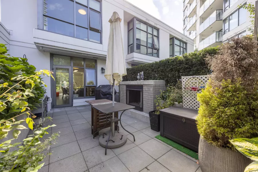 578 Emerson ST #103, Coquitlam, BC V3J 0G4