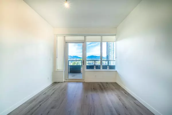 Surrey, BC V3T 0S3,10626 City Pkwy #1011