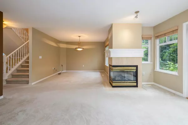 Burnaby, BC V5H 4S8,5201 Oakmount CRES #34