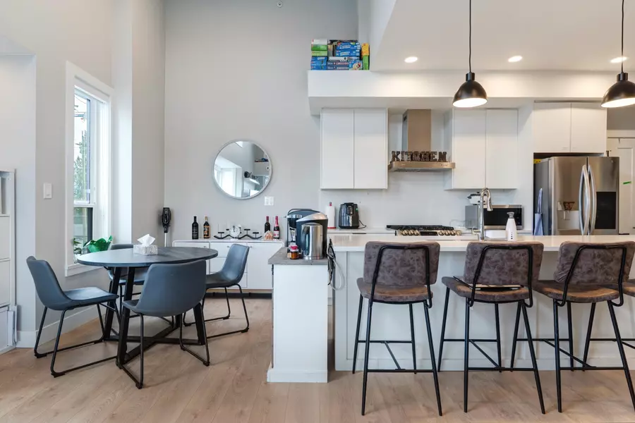 14818 60 AVE #312, Surrey, BC V3S 0B5