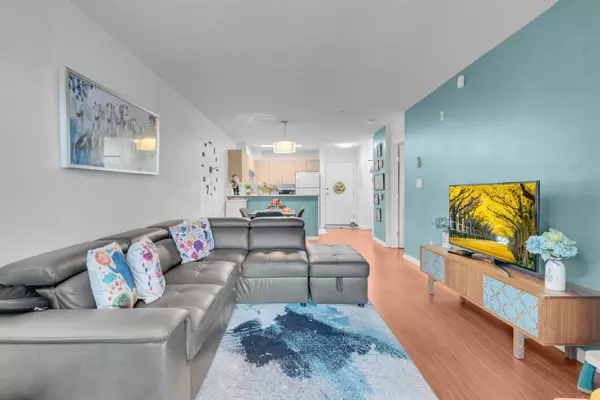 Vancouver, BC V5R 5J4,2973 Kingsway #102