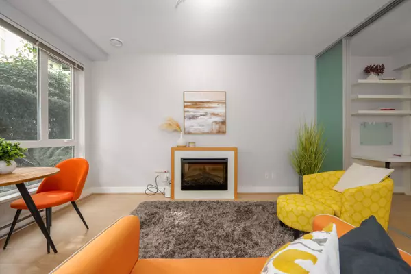 North Vancouver, BC V7M 0B8,735 W 15th ST #115