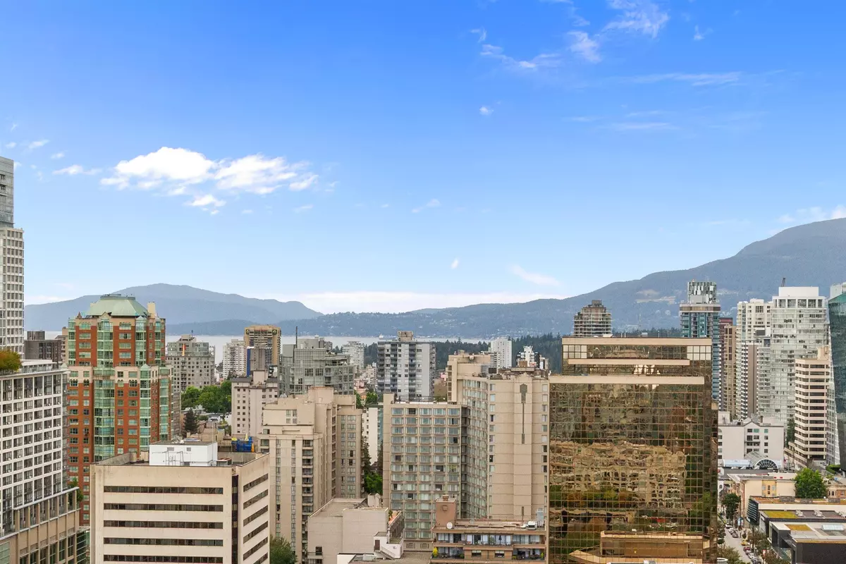Vancouver, BC V6B 0G4,833 Seymour ST #2811