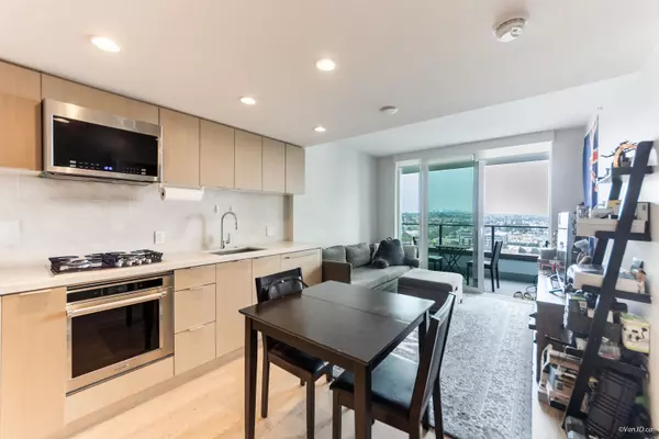 Vancouver, BC V6P 0G6,8189 Cambie ST #2006