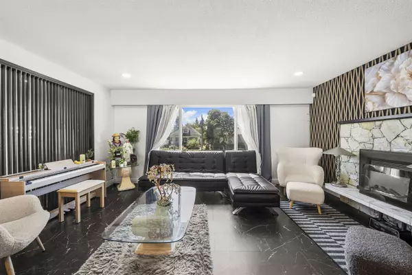 Port Coquitlam, BC V3B 1S7,1121 Prairie AVE