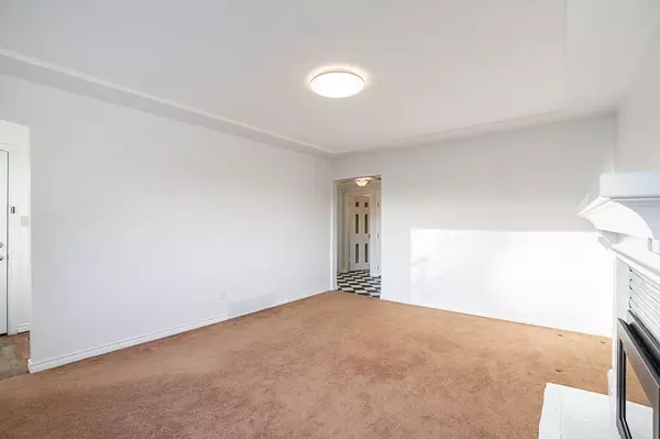 Burnaby, BC V3N 3H4,7776 Davies ST