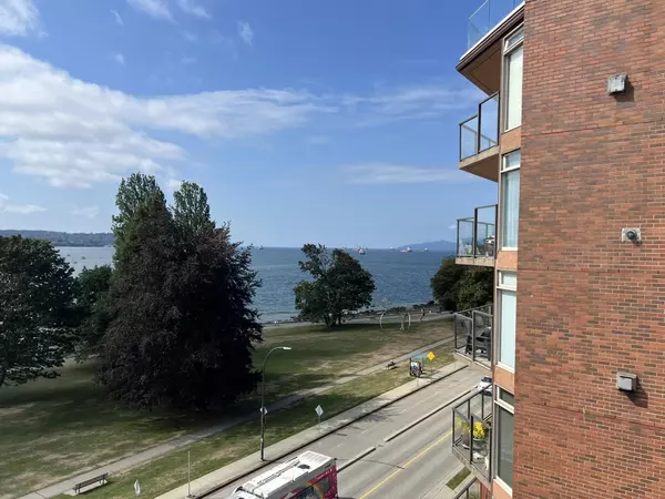 Vancouver, BC V6G 1Y3,1403 Beach AVE #PH