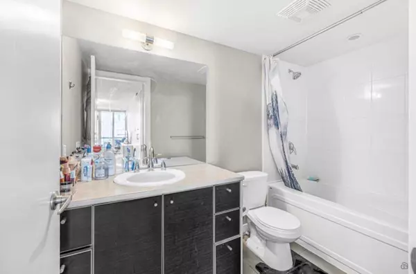 Surrey, BC V3T 0G5,13688 100 AVE #2904