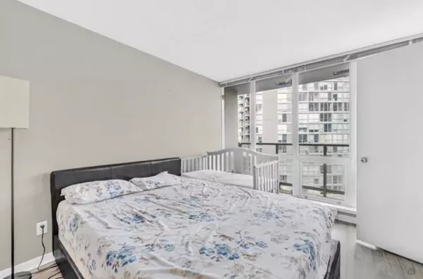 13688 100 AVE #2904 Surrey, BC V3T 0G5