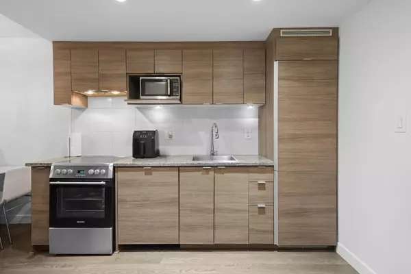 Vancouver, BC V5X 0C7,489 Interurban WAY #811