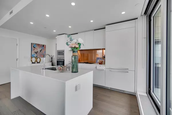 Vancouver, BC V6Z 0G5,1480 Howe ST #3602