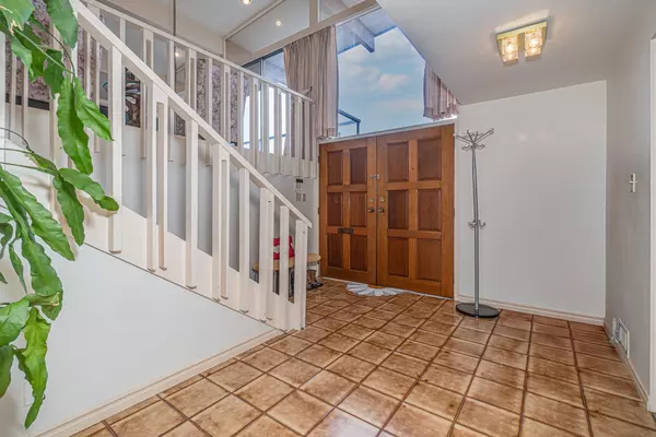 Vancouver, BC V6L 2H9,4807 Paton ST