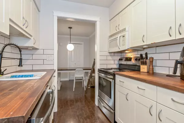 Abbotsford, BC V3G 2E7,34909 Old Yale RD #424