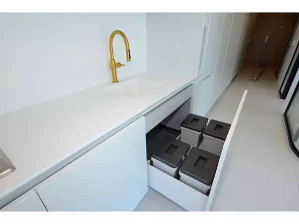 1033 Nelson ST #2204 Vancouver, BC V6E 0E5