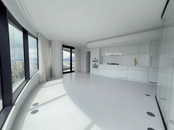 1033 Nelson ST #2204 Vancouver, BC V6E 0E5