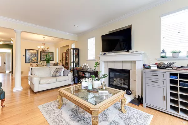 Surrey, BC V3S 1E5,18359 67 AVE