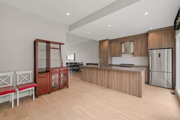 Surrey, BC V3Z 6V3,2687 158 ST #62