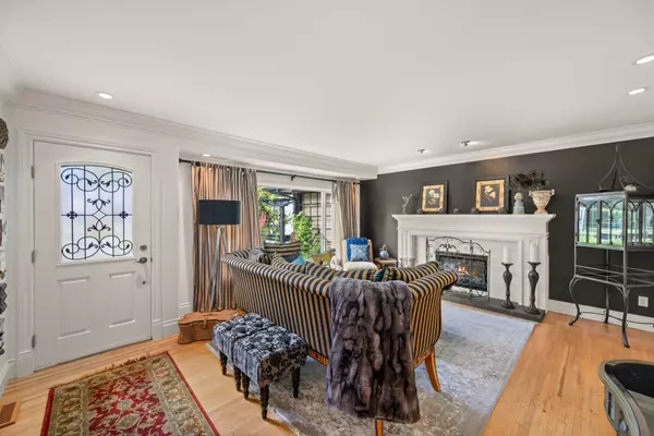 Surrey, BC V3R 1Y7,14735 109a AVE