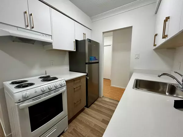 Coquitlam, BC V3K 4W2,201 Laval ST #206