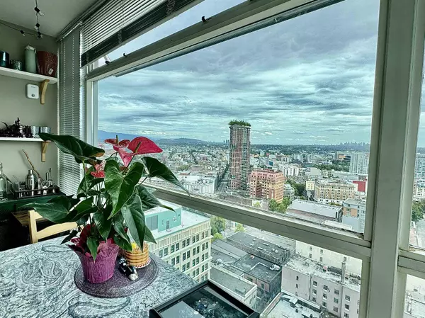 Vancouver, BC V6B 6H4,438 Seymour ST #2609