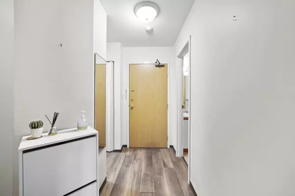 Richmond, BC V6Y 3G8,7431 Blundell RD #204