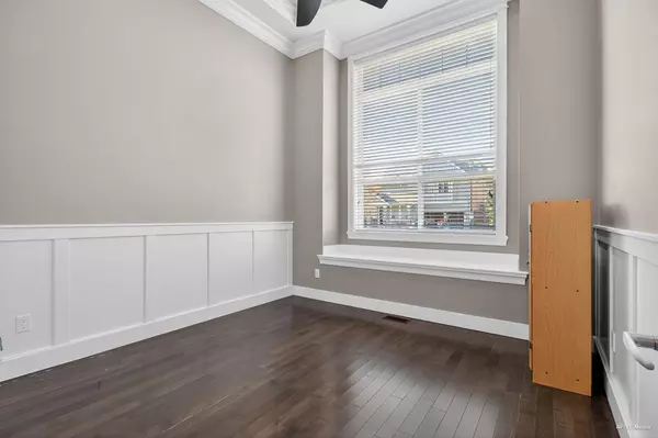 Abbotsford, BC V4X 0A6,2112 Merlot BLVD