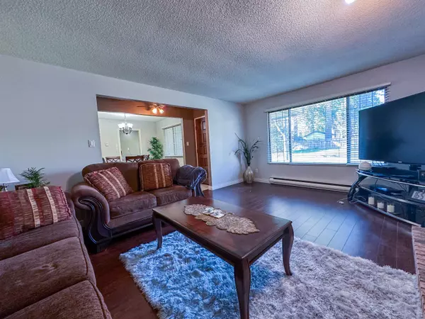 Surrey, BC V4A 5Y8,15324 22 AVE