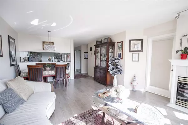Coquitlam, BC V3B 7T9,1190 Pipeline RD #605