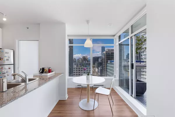 Vancouver, BC V6B 1S1,480 Robson ST #1502