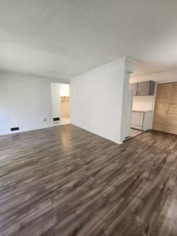 Surrey, BC V3T 1X6,14159 104 AVE #121