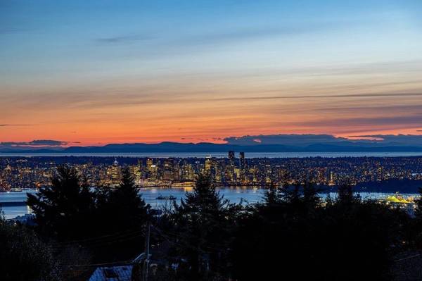 4061 St. Pauls AVE, North Vancouver, BC V7N 1T4