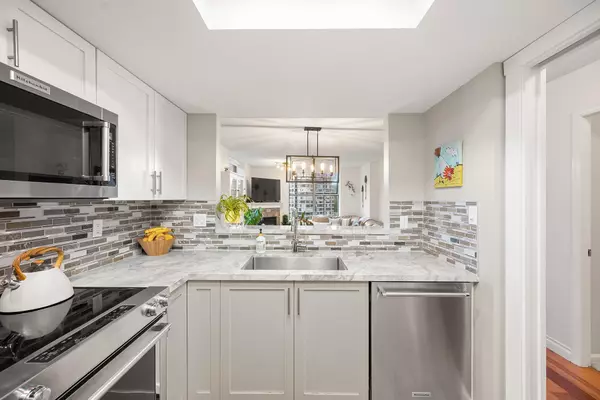 Port Moody, BC V3H 5B7,200 Newport DR #1004
