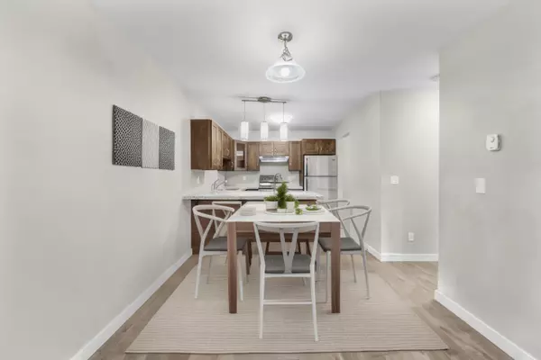 Coquitlam, BC V3K 6S5,450 Bromley ST #215