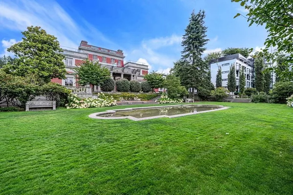Vancouver, BC V6P 0H5,1561 W 57th AVE #602