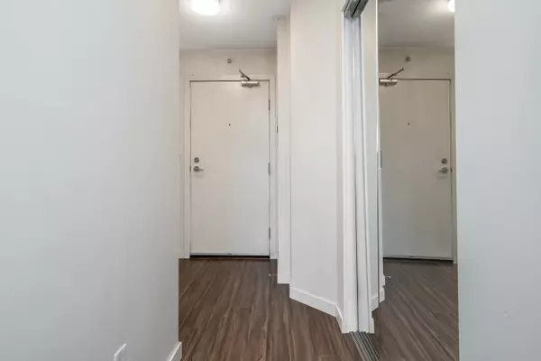 Surrey, BC V3T 0J5,13325 102a AVE #2603