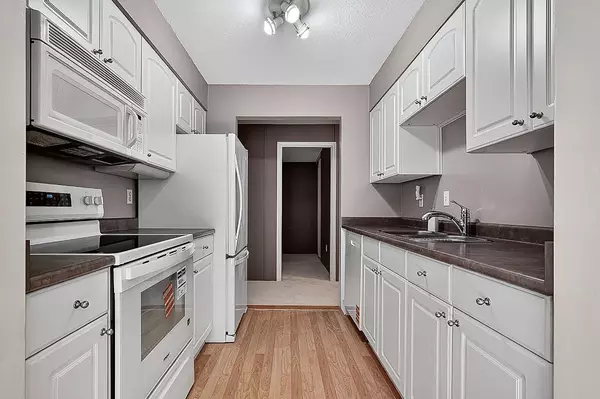 Richmond, BC V6X 1M6,11240 Daniels RD #202