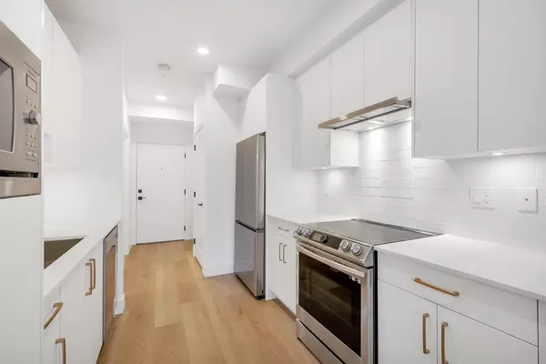 Langley, BC V2Y 1T9,20282 72b AVE #215