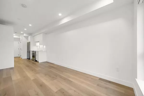 Langley, BC V2Y 1T9,20282 72b AVE #215