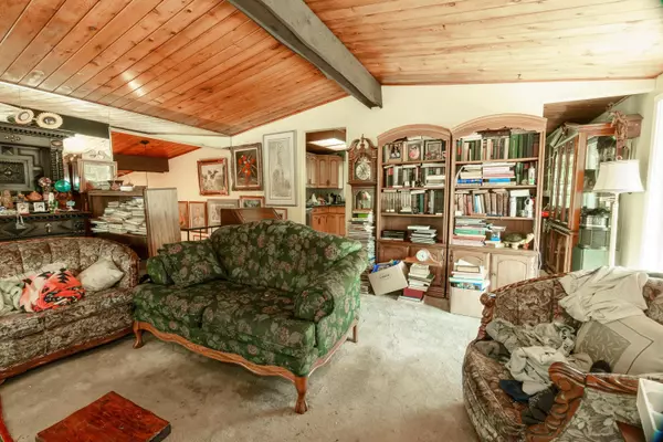 8086 Cedar ST Mission, BC V2V 3N3