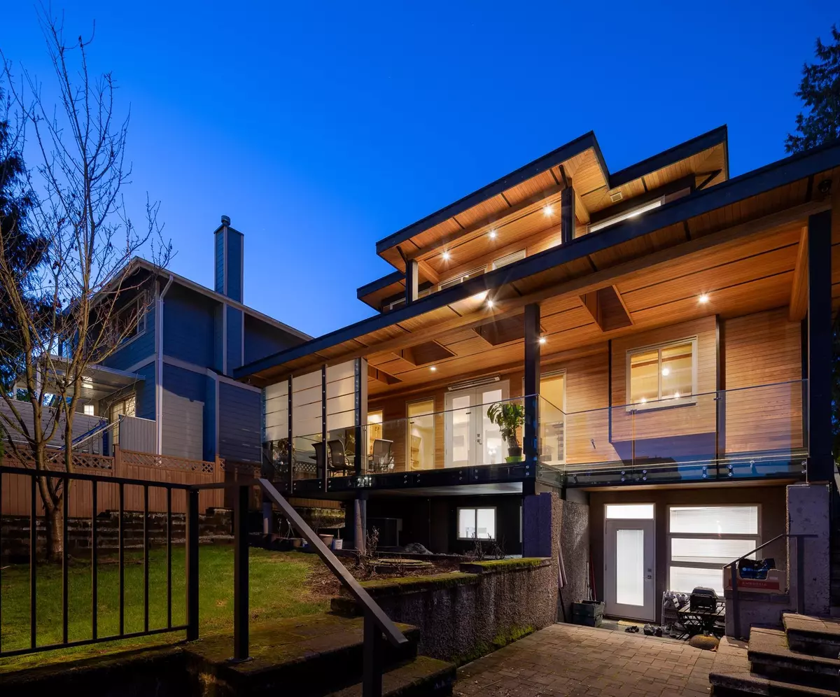West Vancouver, BC V7T 1P1,1450 Fulton AVE