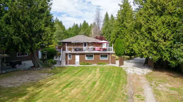 Halfmoon Bay, BC V0N 1Y1,7781 Hart RD