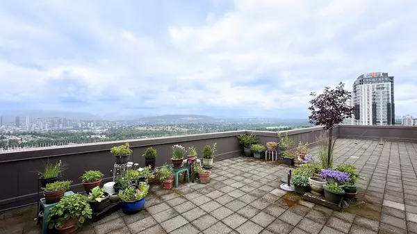 Burnaby, BC V5H 1K2,4160 Sardis ST #2204