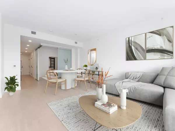 North Vancouver, BC V7L 0K1,422 E 3rd ST #359