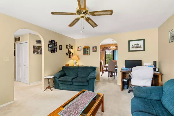 Surrey, BC V3W 8V5,7387 131a ST