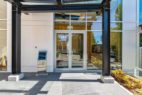 White Rock, BC V4B 3Z2,1342 Johnston RD #501