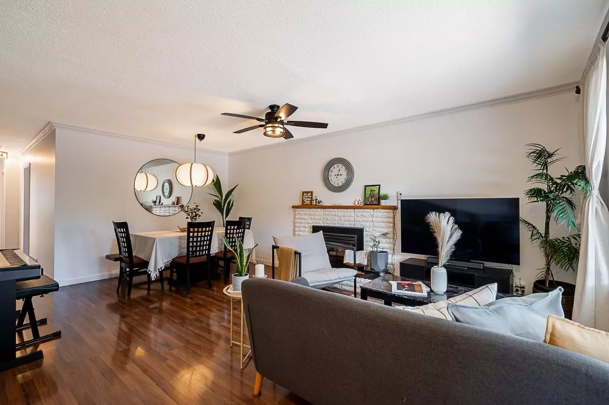 Surrey, BC V3R 5M9,13976 Douglas RD