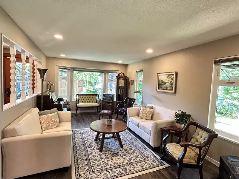 1798 Garden AVE, North Vancouver, BC V7P 3A7