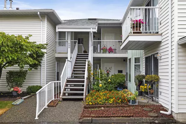 7156 121 ST #213, Surrey, BC V3W 0J6